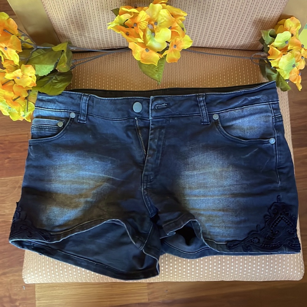 Black jeans short
